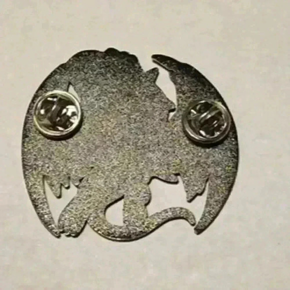 Yu-Gi-Oh! Blue Eyes White Dragon Enamel Pin - Picture 5 of 5